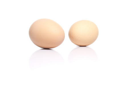 孤立在白色背景上的鸡蛋