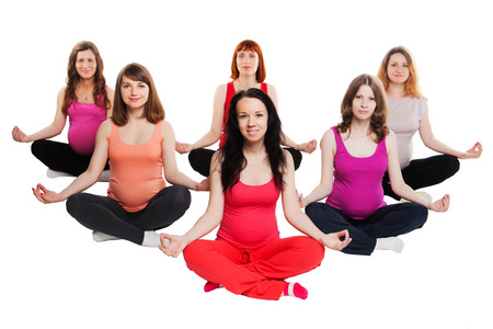 集团的六名孕妇做瑜伽