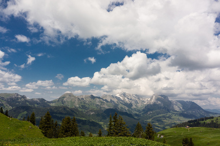 云与山风景