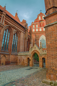 圣安娜和伯纳丁的教会在立陶宛维尔纽斯