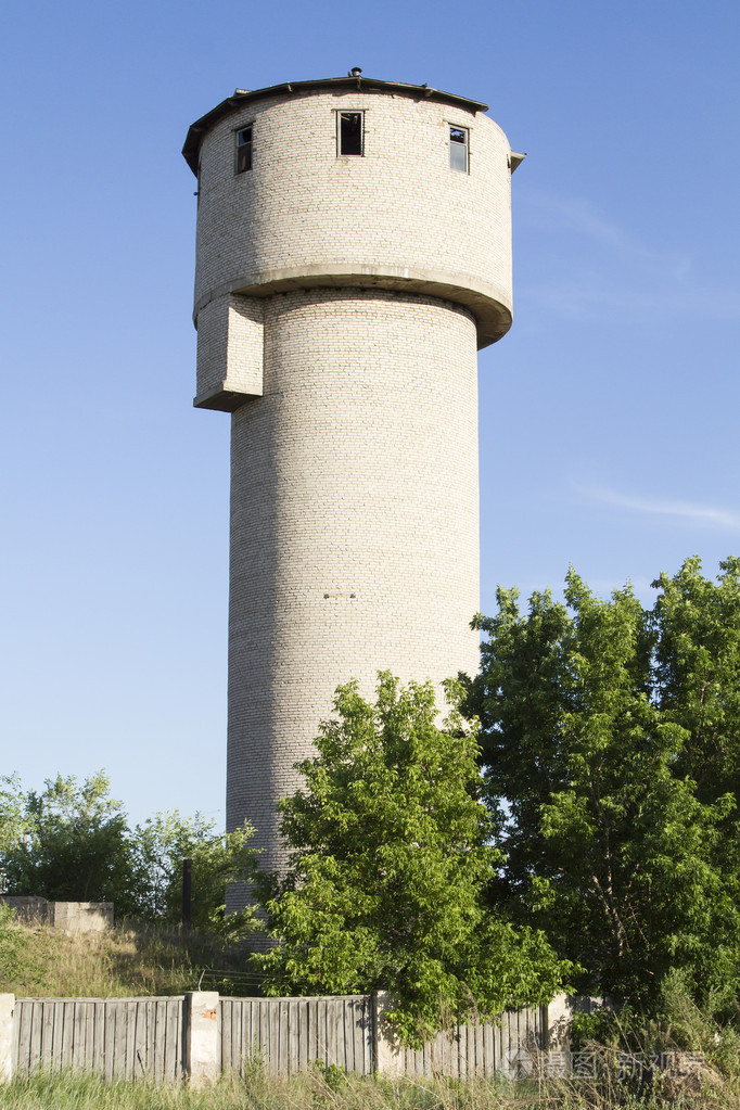 老砖水塔