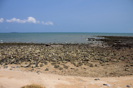 海面上白色的背景