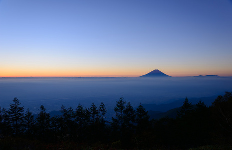 富士山和黎明的云海