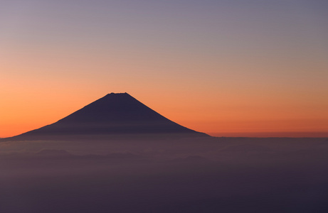 富士山和黎明的云海