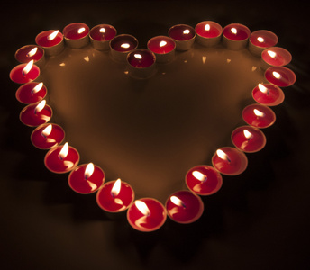 蜡烛光为浪漫的背景图片
