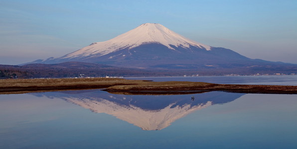 山富士在冬天