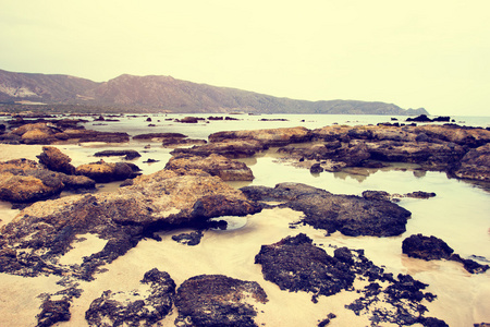 阳光普照的石滩，克里特岛希腊