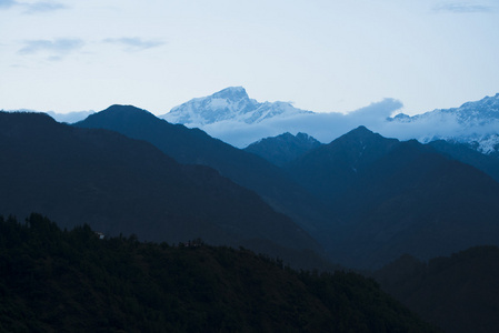 山在黎明 喜马拉雅山 北阿坎德邦 印度