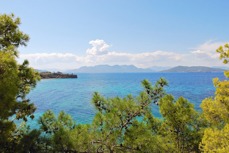 希腊雅典附近的萨罗尼克爱琴海湾
