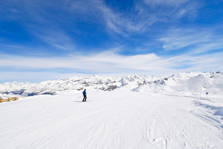 高山滑雪在 paradiski 地区，法国