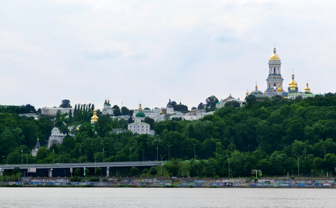 基辅 pechersk lavra 和河流