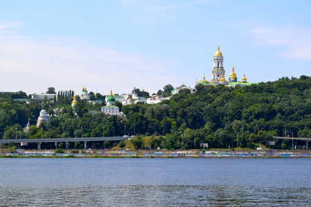 基辅 pechersk lavra 和河流