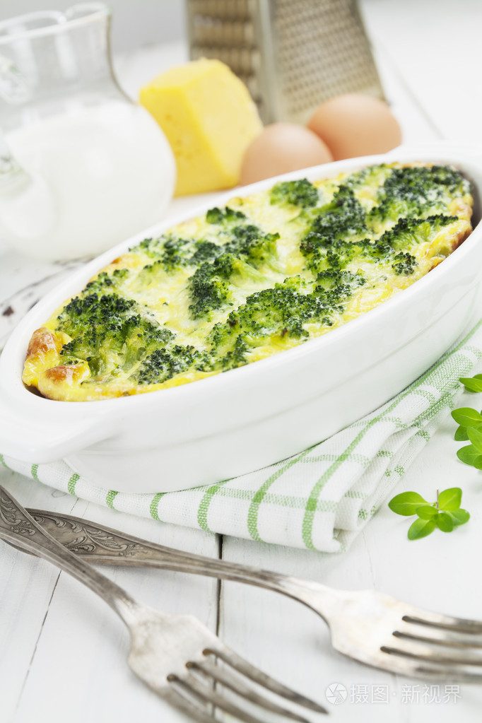 西兰花焗奶酪和鸡蛋