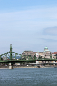 布达佩斯多瑙河上的自由桥
