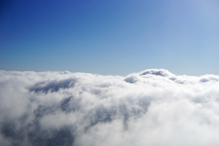 蓝蓝的天空，云的鸟瞰图