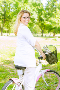 幸福的女人，用自行车