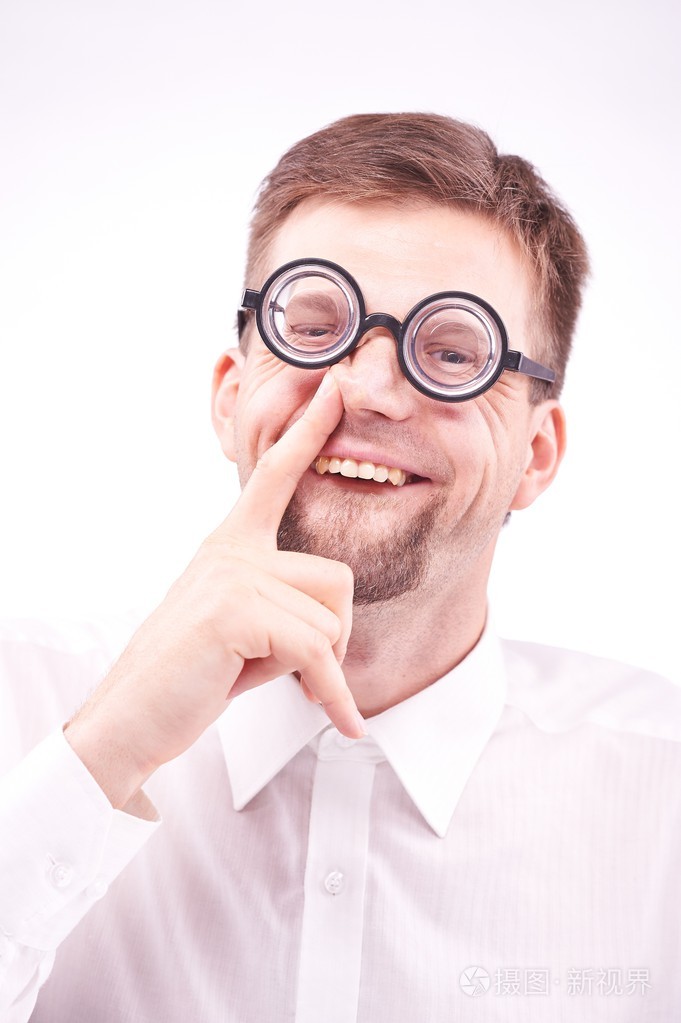 他挖鼻孔的书呆子