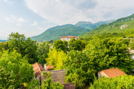 位于巴尔干山的村庄。布德瓦黑山