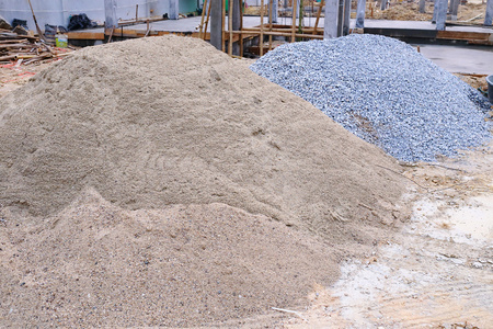 用于施工的桩砂和砾石