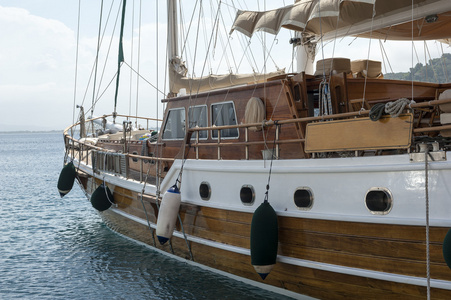 老式木制船图片