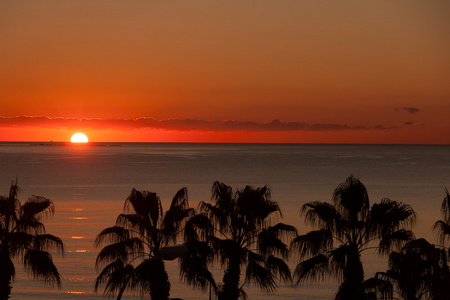 日落时分的马拉加海滩