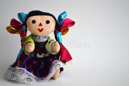 传统墨西哥民族手工制作的洋娃娃