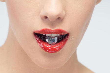 美女戴束口球图片