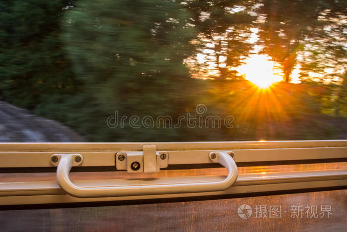 高速列车车窗视野
