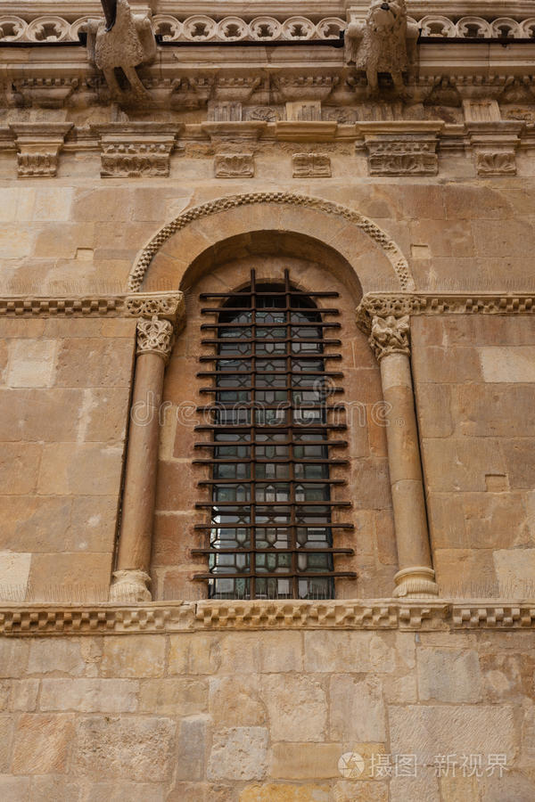 圣伊西多罗教堂精美罗马式窗户立面图