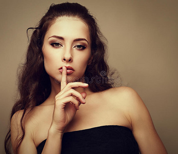 暗示性暗示性的女人照片