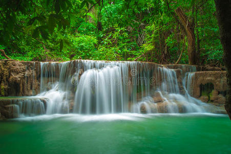 泰国坎贾纳布里瀑布