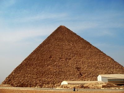 在埃及沙漠中吉萨的金字塔