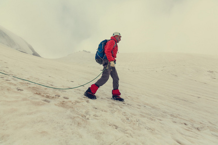 山上的登山者