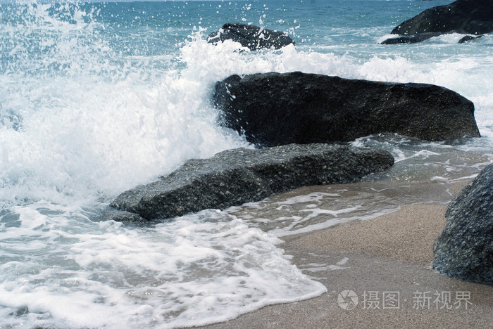 在海边的大浪