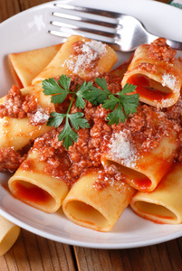 paccheri 那不勒斯肉酱