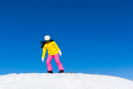 滑雪板滑下山