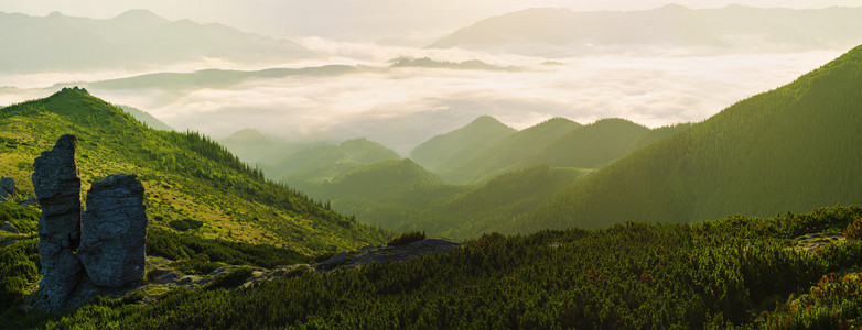 山雾日出