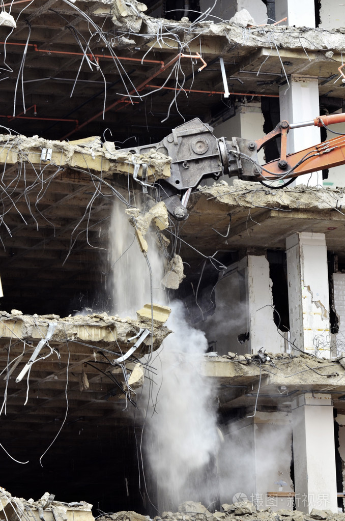 大厦倒塌或跌倒