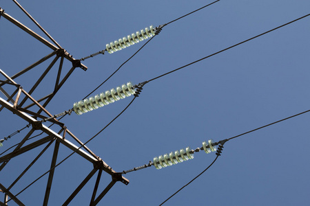 行万里高压电力线绝缘子照片