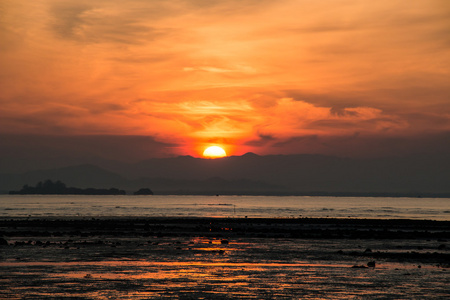 海上日落