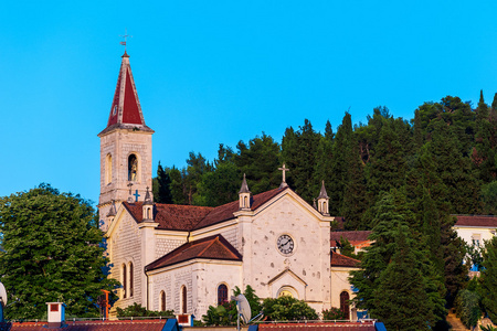 老石教会在达尔马提亚，克罗地亚在大自然的怀抱