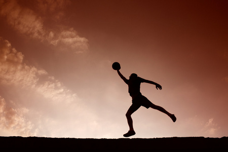 打篮球剪影图片