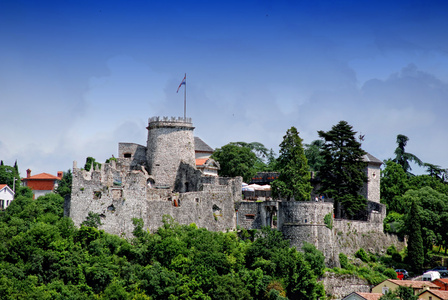 多萨特城堡在克罗地亚里耶卡Gradina