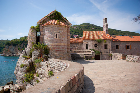 黑山布德瓦湾 perast 湖和山