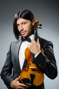 男人小提琴音乐家概念