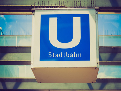 复古的外观 ubahn 标志