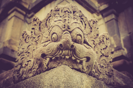 普兰巴南寺的雕塑细节