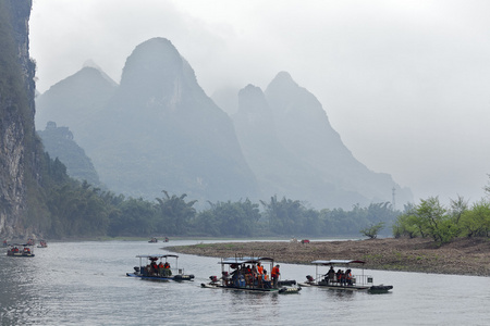 李河，桂林，中国，22 日，3 月，到 2014 年，小船在漓江帆