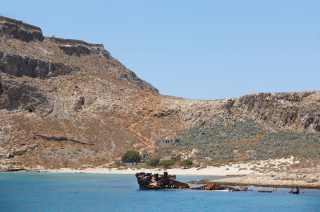沉船和城堡在 imery gramvousa 湾。克里特岛。希腊