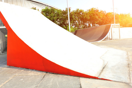 现代滑板公园